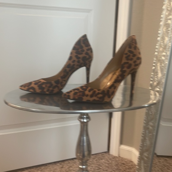 Jessica Simpson New Maxi Leopard stiletto heels Size 8 - Picture 3 of 7